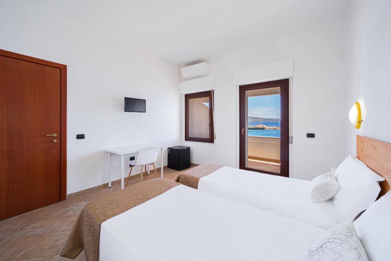 Il Gabbiano Hotel La Maddalena  Bagian luar foto
