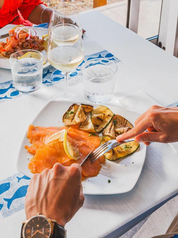 Il Gabbiano Hotel La Maddalena  Bagian luar foto