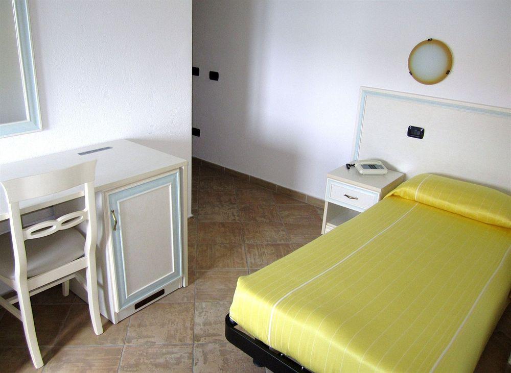 Il Gabbiano Hotel La Maddalena  Bagian luar foto